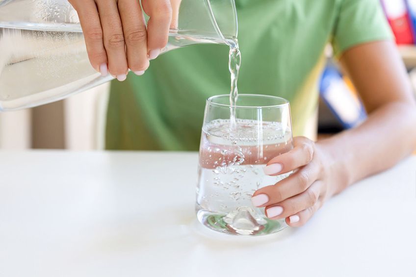 crampi-addominali Disturbi intestinali: quali sono, come riconoscerli e che cosa fare